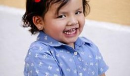 小女孩最新皮肤爆料图片,揭秘小女孩最新皮肤惊艳亮相